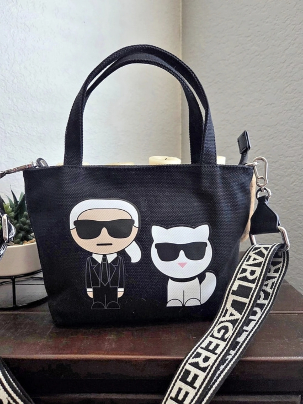 🔥Karl Lagerfeld Paris Kristen Canvas Tote Black & White